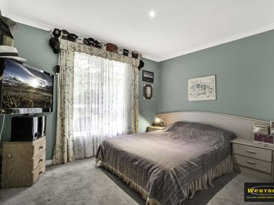 8 Church Avenue, Taylors Hill
