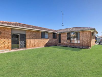 7 Razorbill St, Burleigh Waters