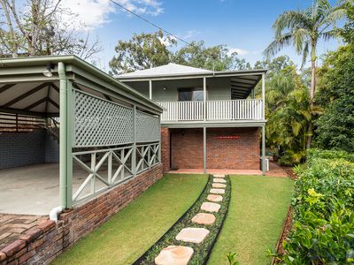 104A Russell Terrace, Indooroopilly