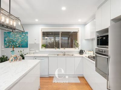 10 Skylark Court, Lara