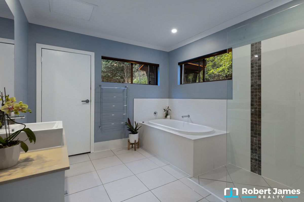 17 Cocos Court, Doonan