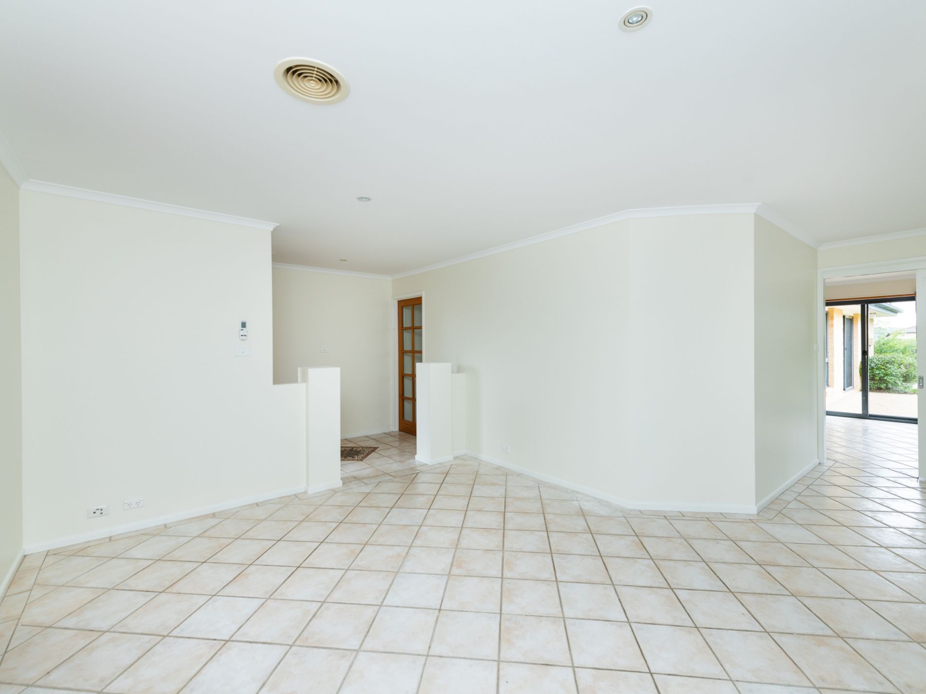 4 Unwin Avenue, Jerrabomberra