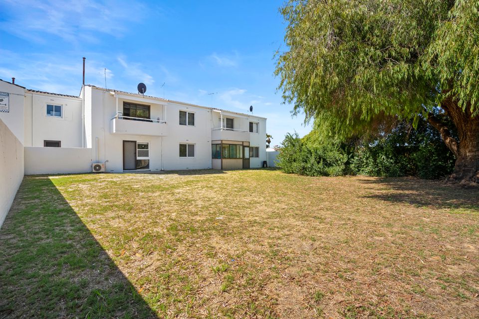 2 / 15 Corvus Place, Rockingham