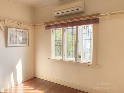 997 Logan Road, Holland Park West