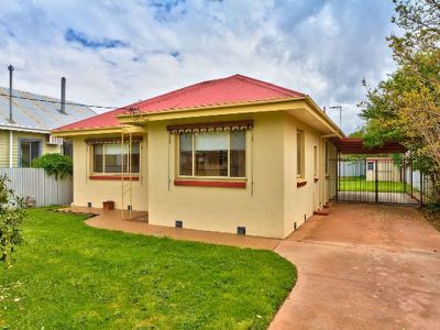 1075 Bardia Street, North Albury