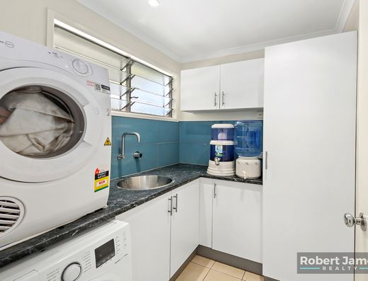 Tidy home in great location. image 15