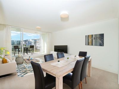 305 / 4 Rosewater Circuit, Breakfast Point