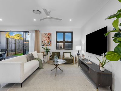 11 / 10 Zircon Close, Rochedale