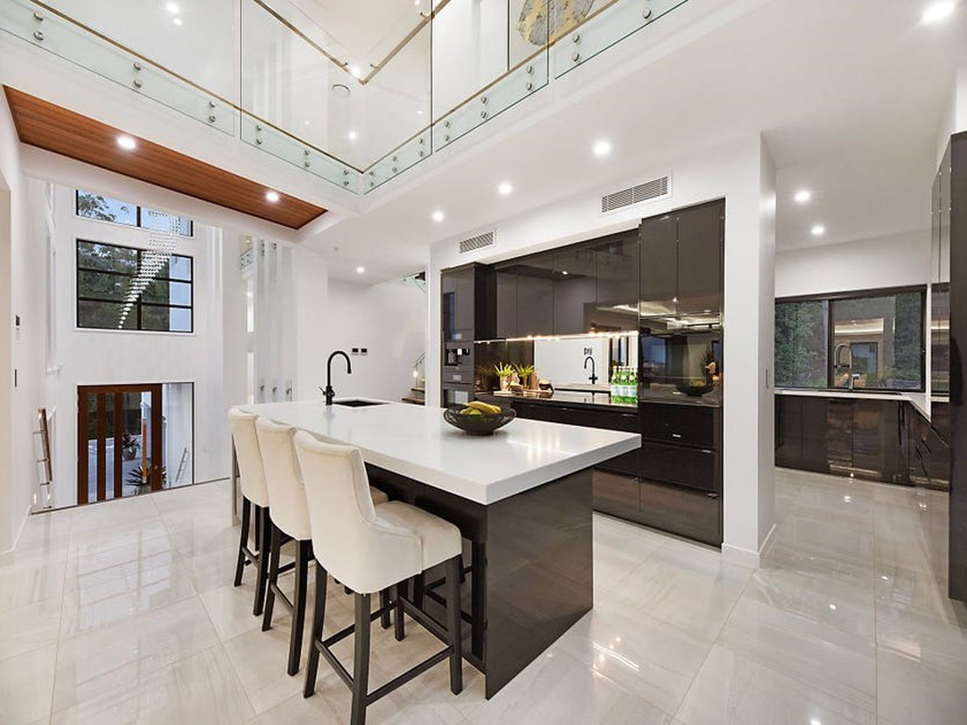 33 Kingfisher Crescent, Palmview