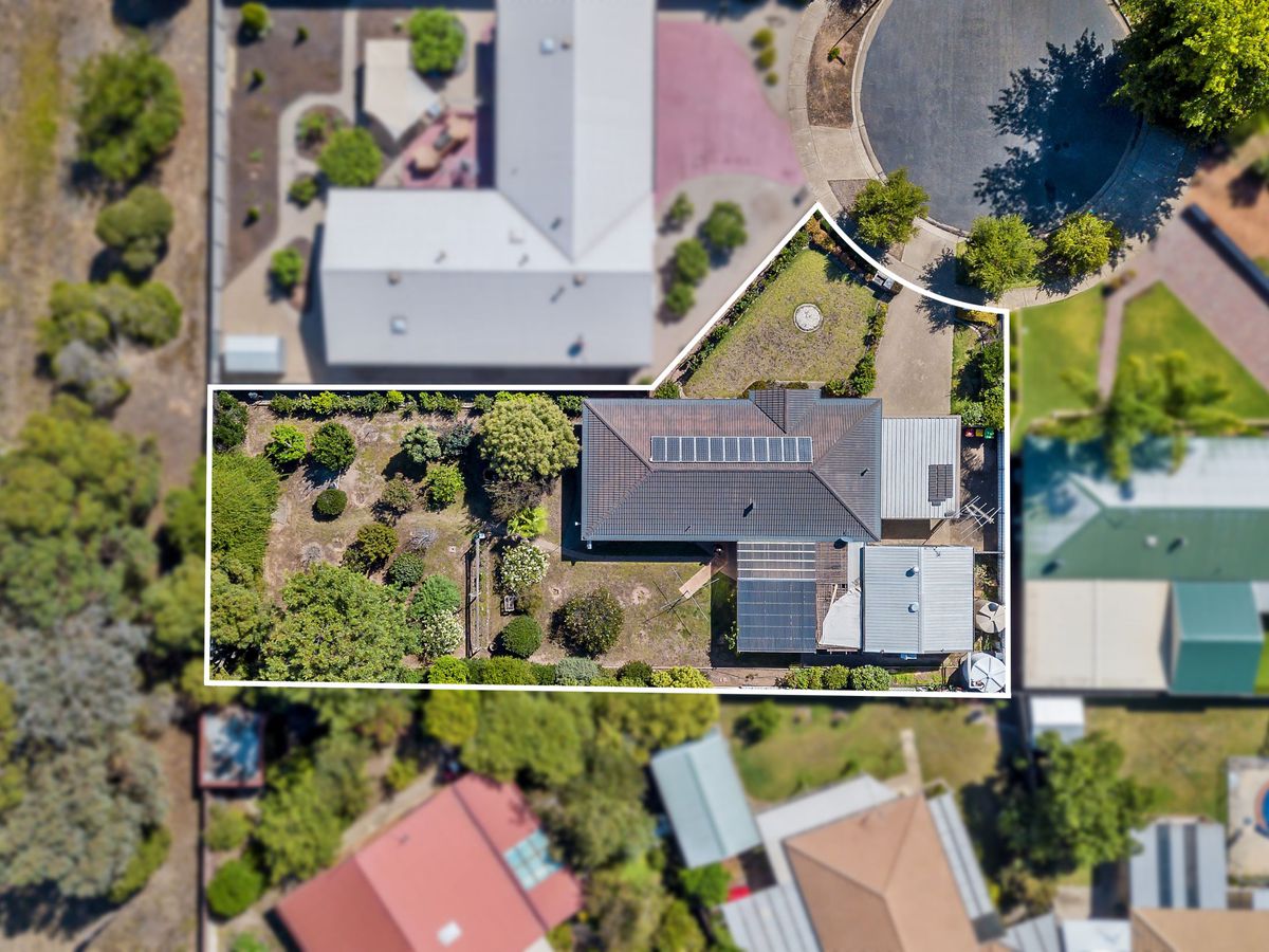 24 Diplomat Court, Benalla