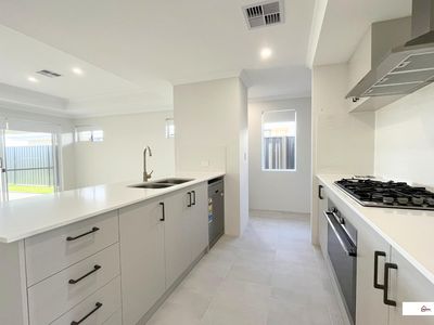 3 Brumlow Way, Lakelands