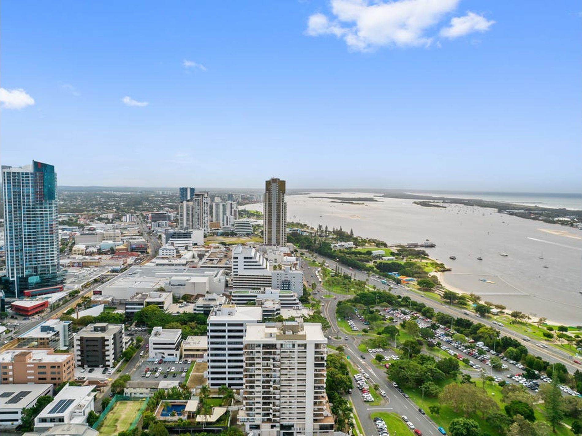 5c / 10 Marine Parade, Southport