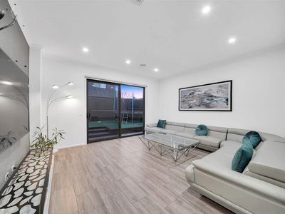 90 Anniversary Avenue, Wyndham Vale
