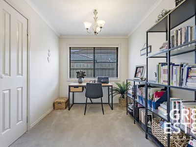 21 Ferndown Drive, Cranbourne