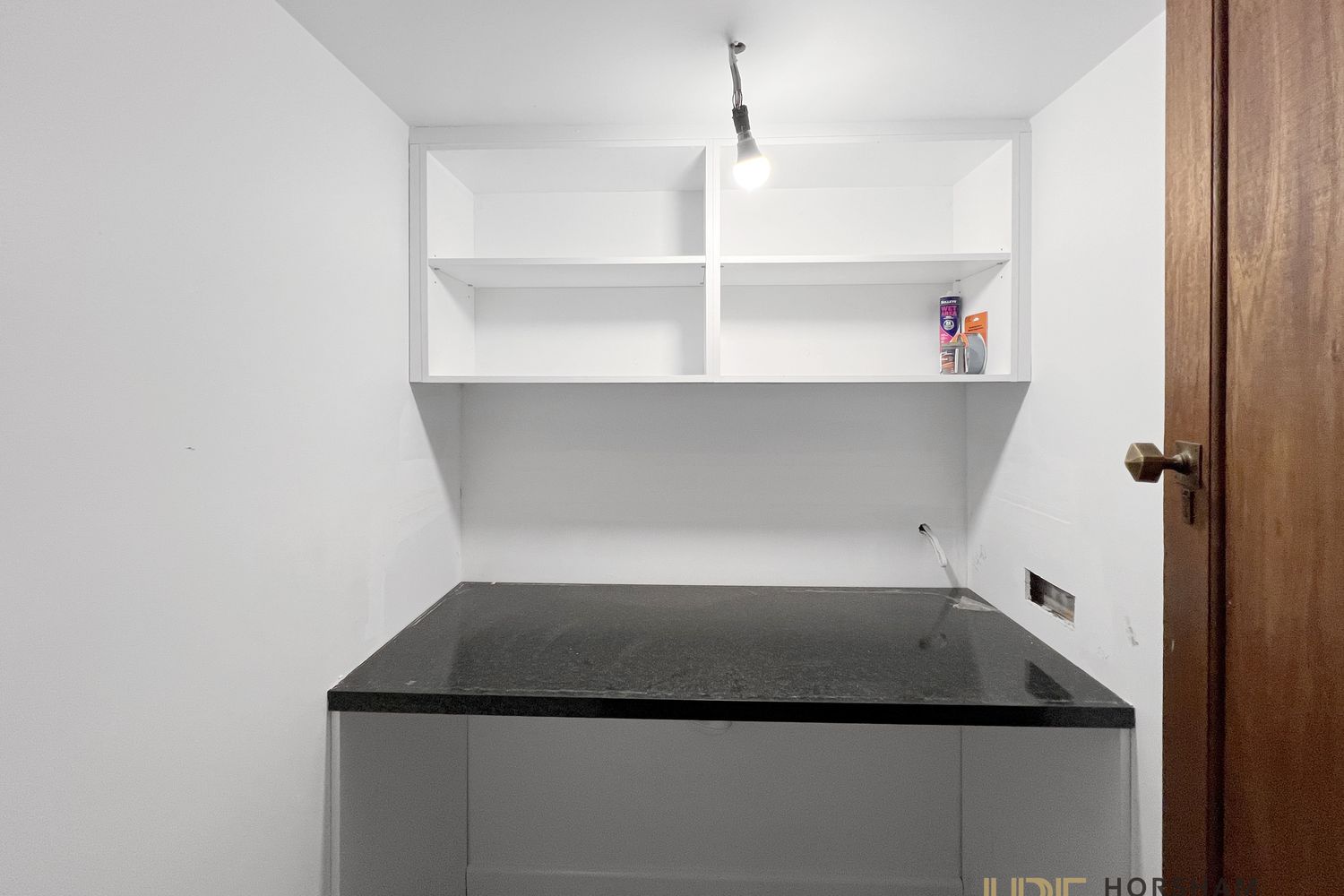 1 / 10 Sinclair Place, Horsham