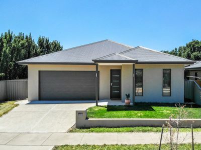 2B Redgum Drive, Mansfield