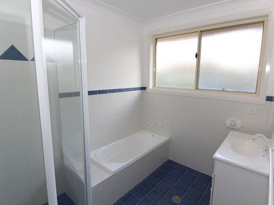 2 / 12 Cedar Grove, Forster