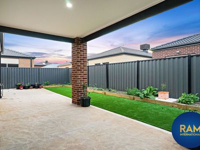 10 Tomago Street, Tarneit