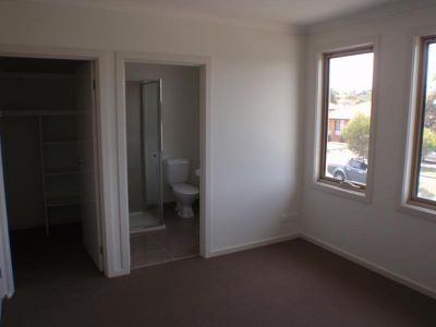 10 Erskine Way, Sydenham