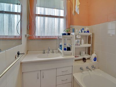 14 Charlton Crescent, Reservoir