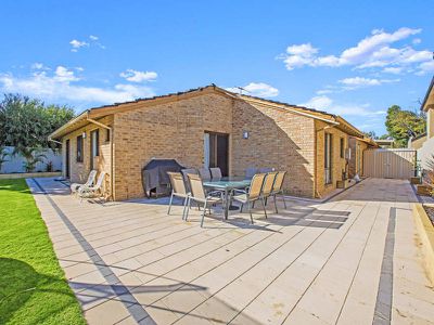2 / 5B Fourth Avenue, Applecross