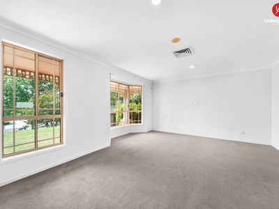 85 EDINBURGH CIRCUIT, Cecil Hills