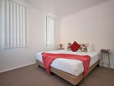 2 / 31 Second Avenue, Broadbeach