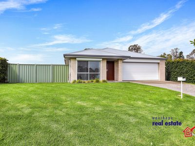 13 Stanley Drive, Beechwood