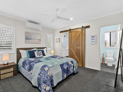 27 Comanche Street, Newport