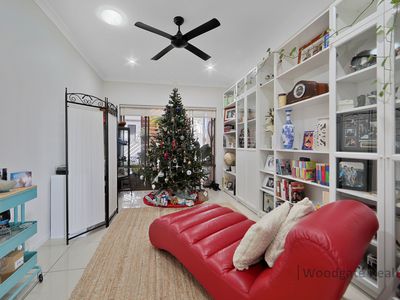 9 Sunset Avenue, Woodgate