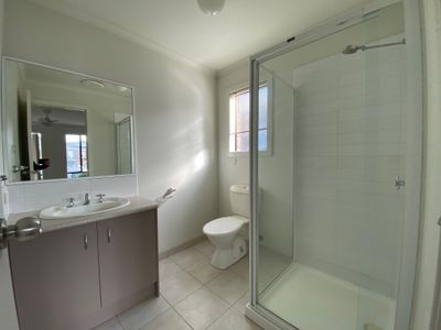 18 Whitehouse Avenue , Truganina