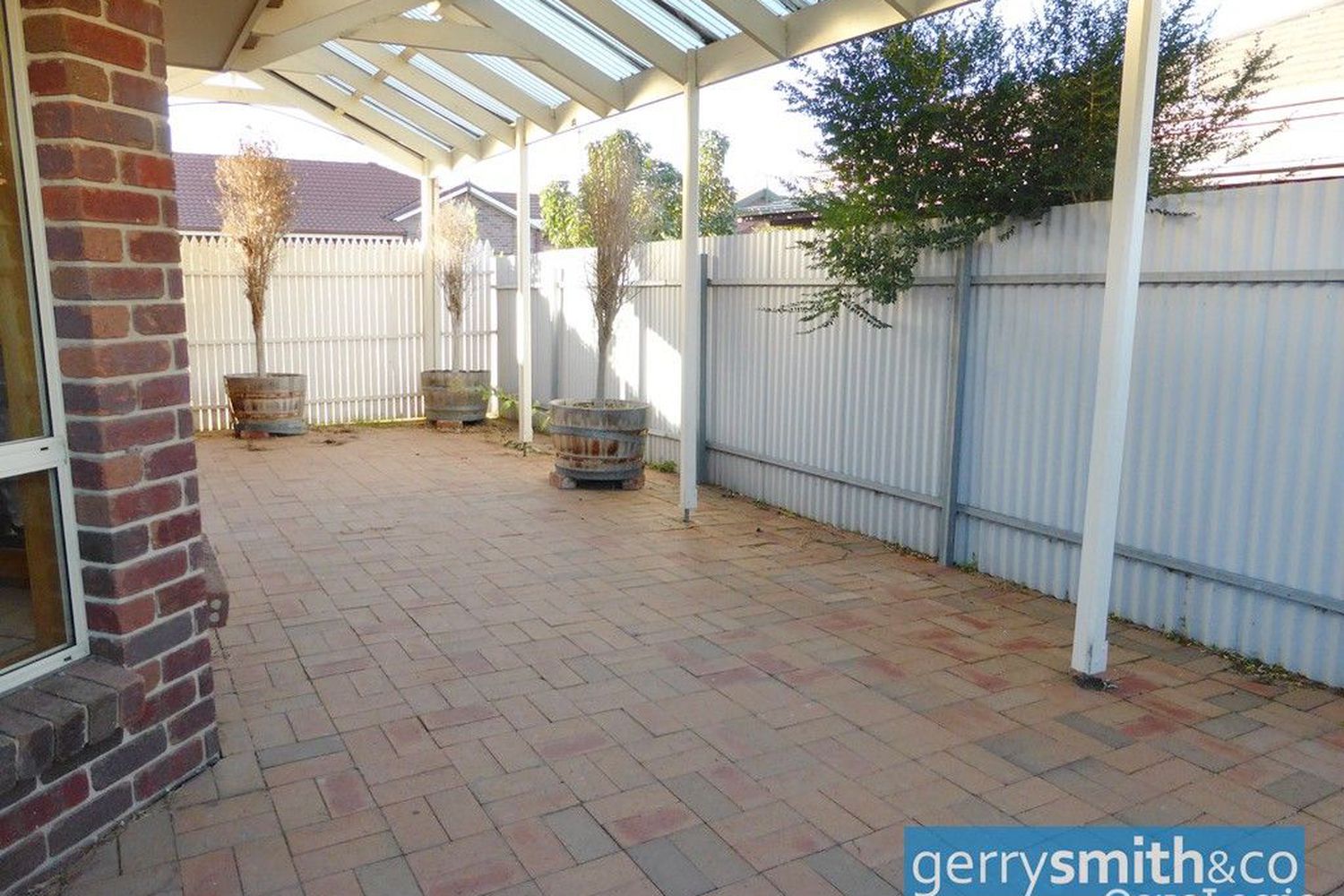13 Hopkins Drive, Horsham