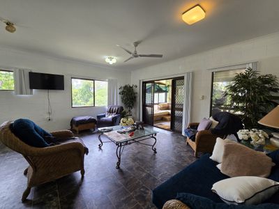 15 Twelfth Avenue, Atherton