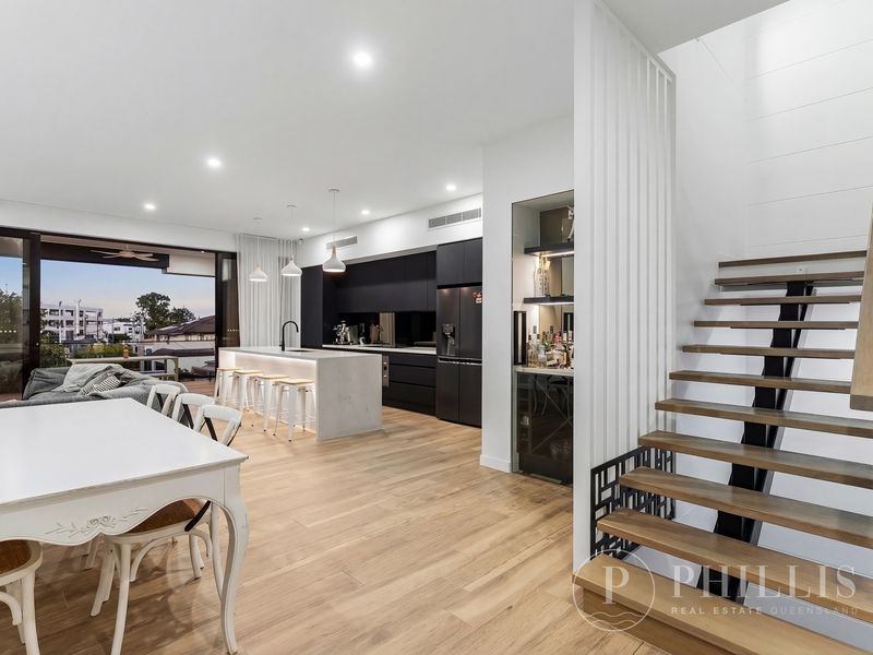 2 / 8 Thelma Avenue, Biggera Waters