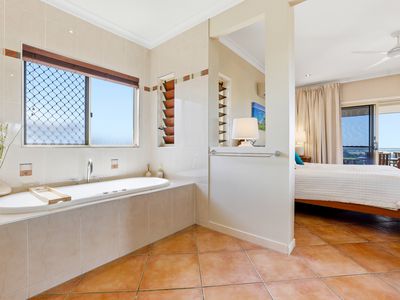 60 Daphne Drive, Redlynch
