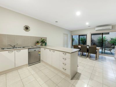 2 / 17 Bass Avenue, Rosebud