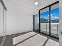 502 / 10 Trinity Street, Fortitude Valley