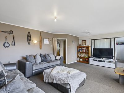 415 Breezes Road, Aranui