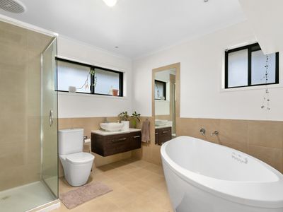 34  Montgomery Street, Sale