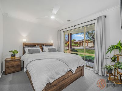 49 Tarrant Crescent, Dunlop