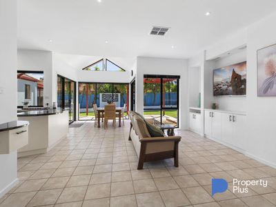 6 Peppertree Grove, Strathdale