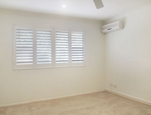Tewantin Townhouse Close to All Amenities image 6