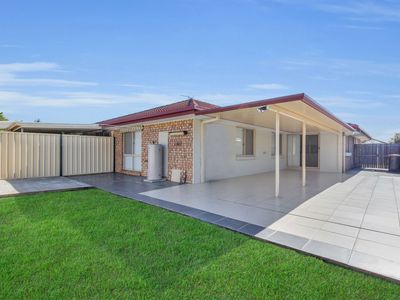 1/3 Rose Crescent, Fitzgibbon