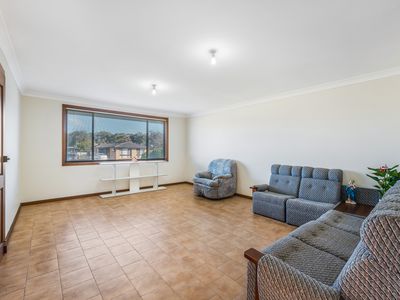 6 Woodlands Avenue, Bossley Park