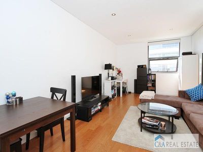 42 Shorline Dr, Rhodes