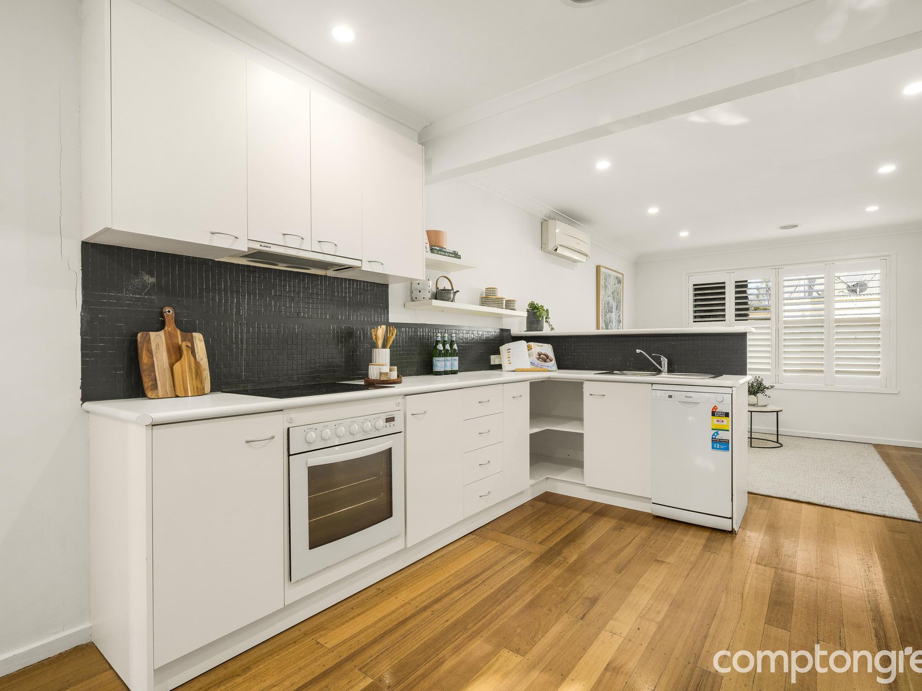 2 / 110-111 Railway Place, Williamstown