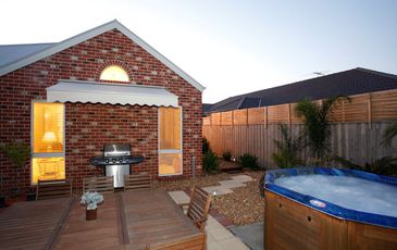 8 Lakeside Drive, Berwick