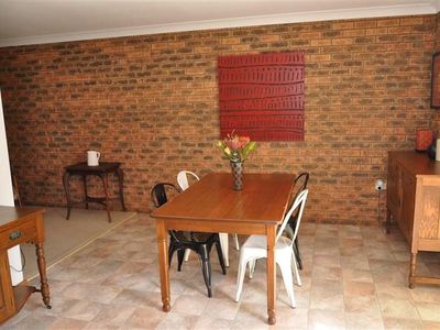 15 Barton St, Forbes