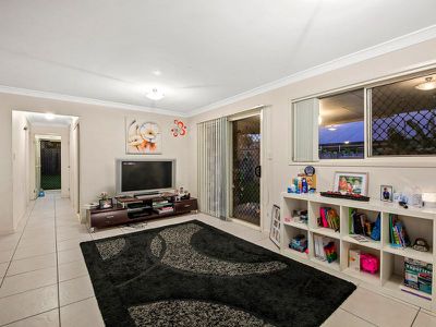 13 Pine Grove Drive, Crestmead