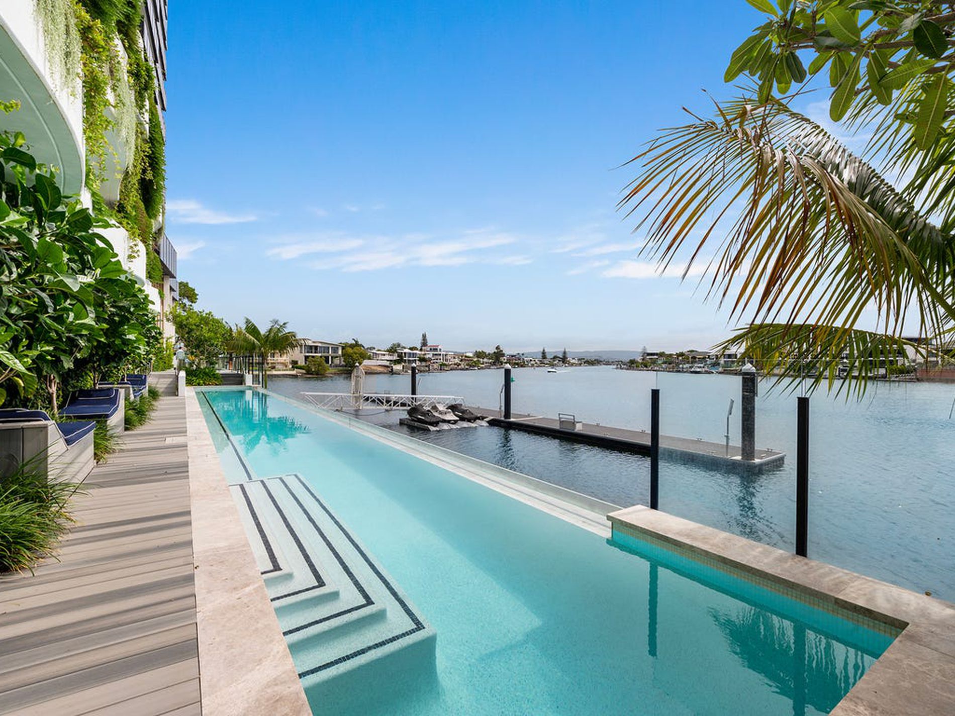 502 / 15 Cannes Avenue, Surfers Paradise